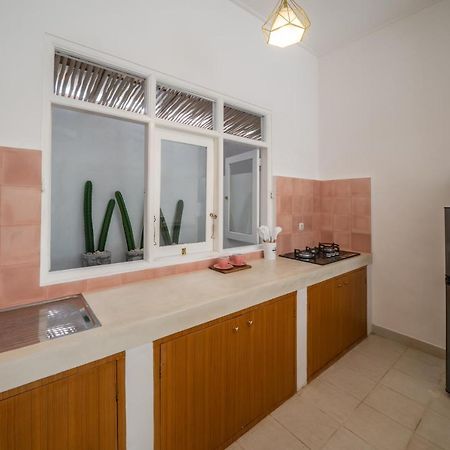 Villa Dadirri - In The Heart Of Seminyak - Walking Distance From Restaurants, Bars And Beach - Perfect Location Exterior foto