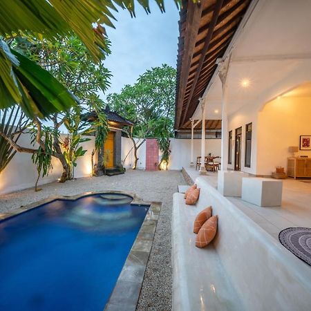 Villa Dadirri - In The Heart Of Seminyak - Walking Distance From Restaurants, Bars And Beach - Perfect Location Exterior foto